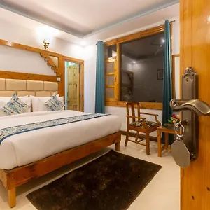 https://golden-oak.shimlahotels.net